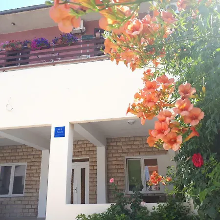 M&i Apartment *